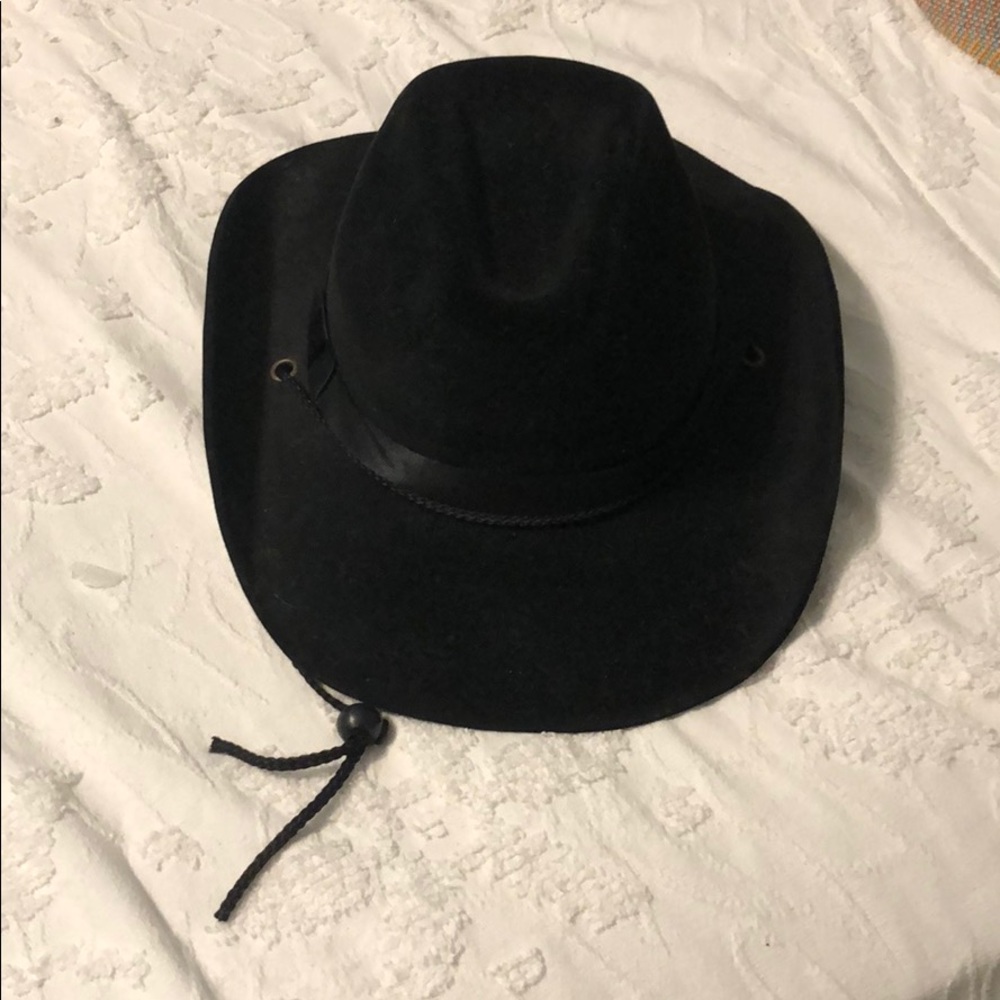 Black cowboy hat
